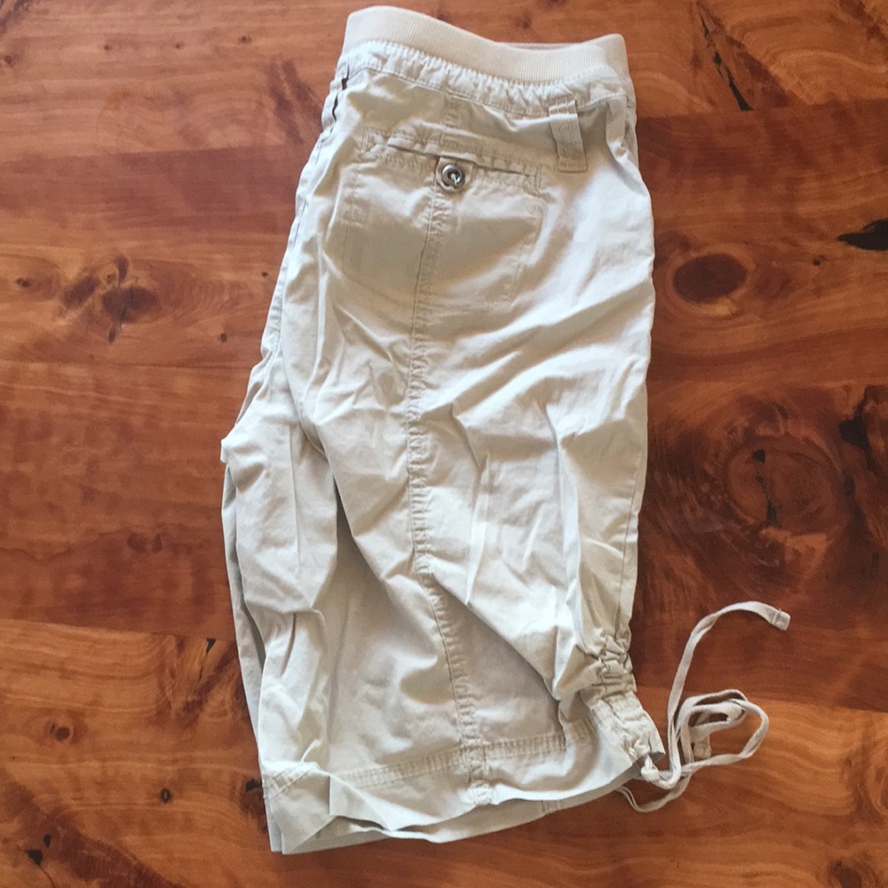 Ladies Beige Cargo Shorts size 8